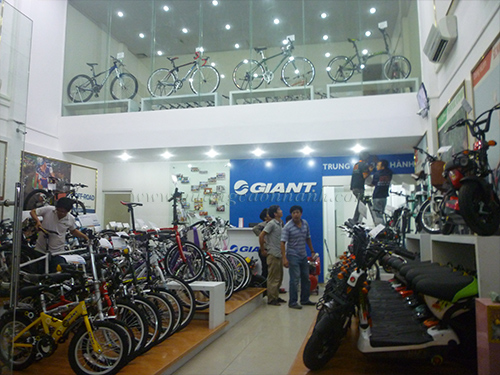 Thi công showroom xe đạp Giant